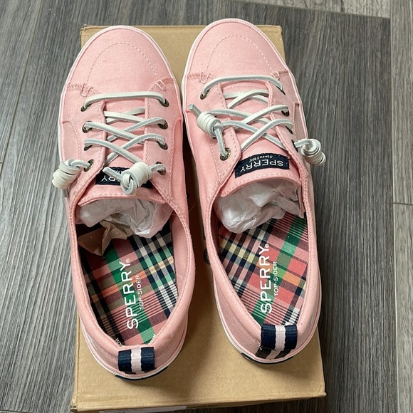 Sperry - ladies slip on - Picture 5 of 6